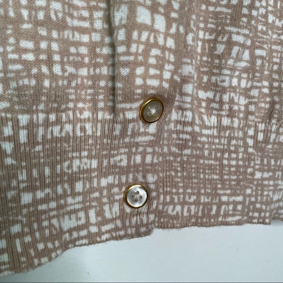 Banana Republic | Tan and White Cardigan Sweater - Picture 4 of 7